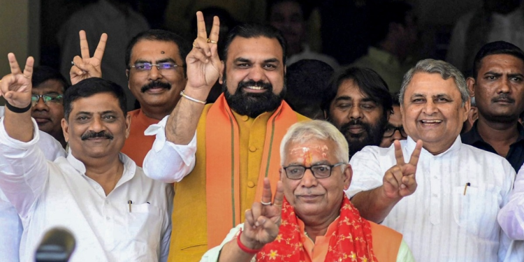 बिहार में सम्राट कैबिनेट के विस्तार की तस्वीर साफ! बीजेपी-जेडीयू से कल 16-16 मंत्री लेंगे शपथ