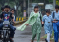 Delhi Weather: दिल्ली में आज भी आंधी-बिजली और बारिश का अलर्ट, वीकेंड पर सताएगी गर्मी!