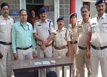 भोपाल में पकड़ा गया नकली नोटों का जखीरा, बंगाल का MBBS डॉक्टर निकला मास्टरमाइंड