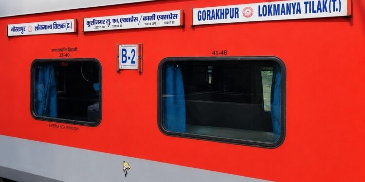 कुशीनगर एक्सप्रेस में शर्मनाक वारदात… ट्रेन छूटने के डर से AC कोच में चढ़ी थी बुजुर्ग महिला, टीटीई ने घूंसा मारकर तोड़े दांत