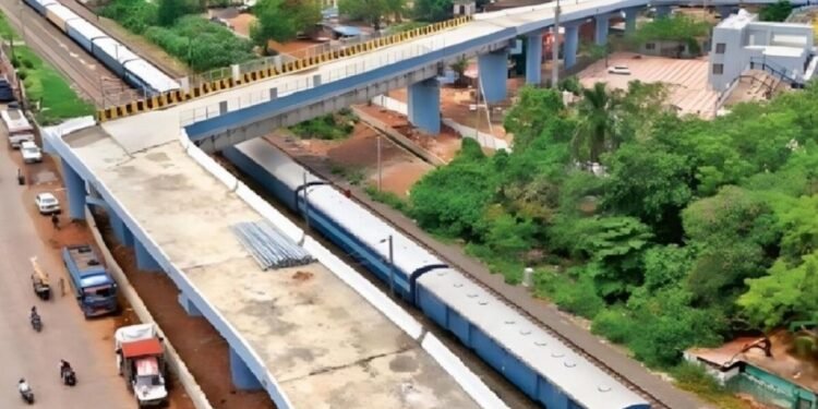 MP सरकार का फैसला: 90 डिग्री ब्रिज केस के सभी 7 इंजीनियर बहाल, विवाद के बाद हुए थे सस्पेंड
