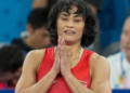Vinesh Phogat का पलटवार: WFI के प्रतिबंध को बताया गलत, गोंडा पहुँचकर जताई दावेदारी