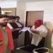 भोपाल: हिंदू युवती के साथ होटल में पकड़ाया मुस्लिम युवक,  बजरंग दल ने पोता गोबर…लगाई स्याही