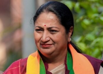 अचानक LNJP अस्पताल पहुंचीं रेखा गुप्ता, नर्सों और स्टाफ से की मुलाकात