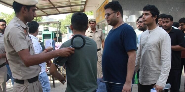 NEET पेपर लीक में अब सामने आया सीहोर कनेक्शन, मास्टमाइंड शुभम इस यूनिवर्सिटी से कर चुका है पढ़ाई