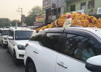 PM मोदी की अपील की अनदेखी पड़ी भारी: ग्वालियर से भिंड तक 100 गाड़ियों का काफिला, किसान मोर्चा जिलाध्यक्ष की छुट्टी