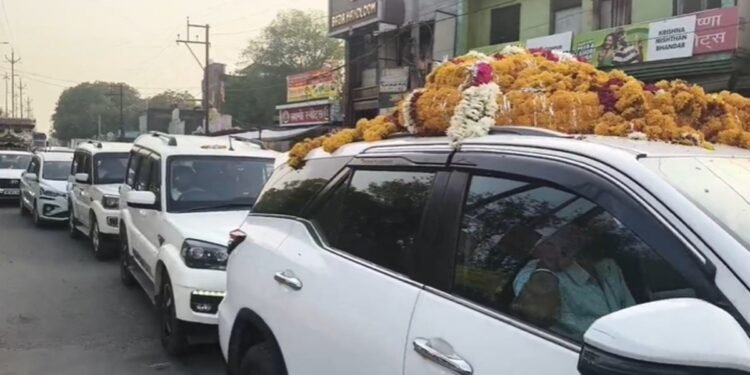 PM मोदी की अपील की अनदेखी पड़ी भारी: ग्वालियर से भिंड तक 100 गाड़ियों का काफिला, किसान मोर्चा जिलाध्यक्ष की छुट्टी