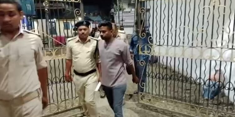 नकली सिगरेट की फैक्ट्री में मारा छापा, टाइगर मोबाइल के सिपाहियों ने वसूले 3 लाख, एक आरोपी गिरफ्तार