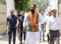 गाड़ियों के लंबे काफिले पर लगाम… पीएम मोदी की अपील पर पैदल दफ्तर पहुंचे बिहार के मुख्यमंत्री सम्राट चौधरी