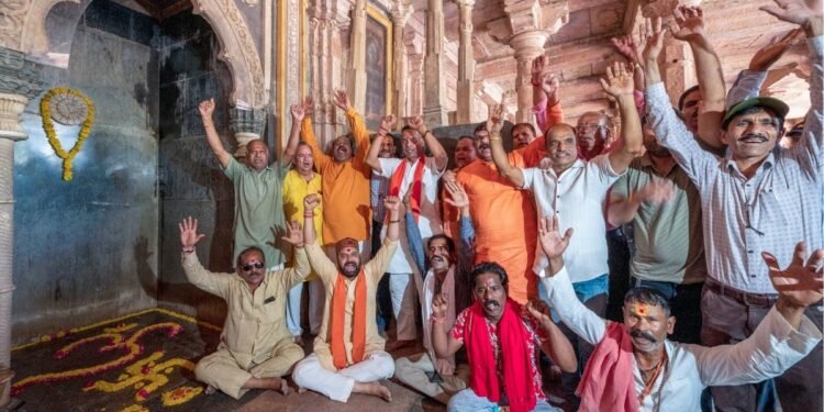 अब सिर्फ भोजशाला, सरकारी टाइटल से हट गया ‘मस्जिद’ का नाम… ASI का नया आदेश, साल के 365 दिन पूजा कर सकेंगे हिंदू