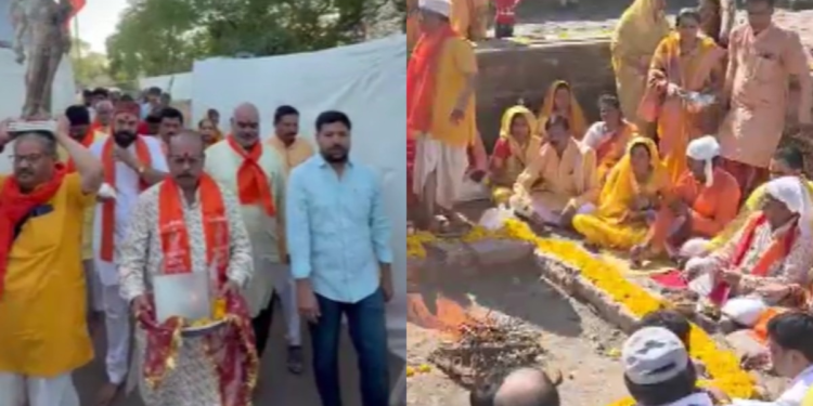 भोजशाला पहुंचे श्रद्धालुओं ने गोमूत्र से किया शुद्धिकरण, शुरू की पूजा, महाआरती की तैयारी