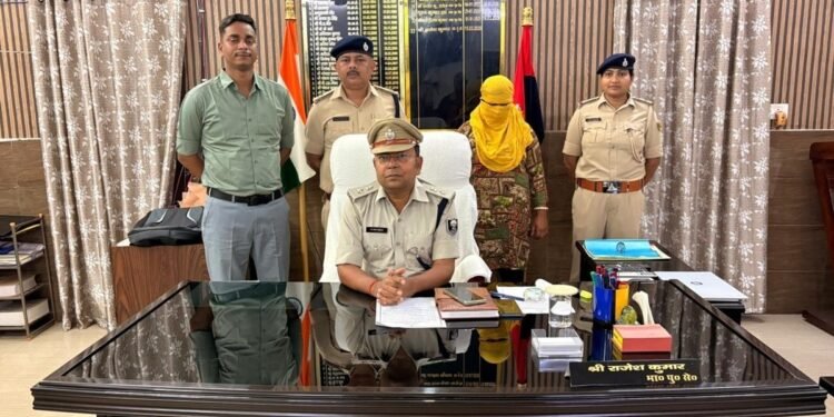 जेल से छूटे पति के आगे खुला पत्नी का अफेयर, मिलकर दोनों ने कर दिया प्रेमी का मर्डर