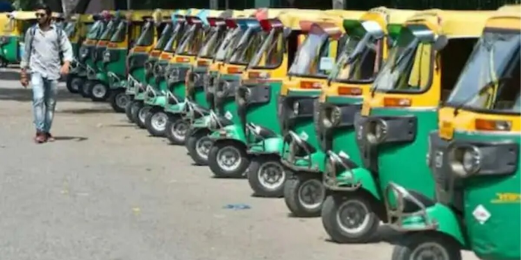 दिल्ली में टैक्सी ड्राइवरों का हल्ला बोल! 21 मई से 3 दिनों की हड़ताल का ऐलान