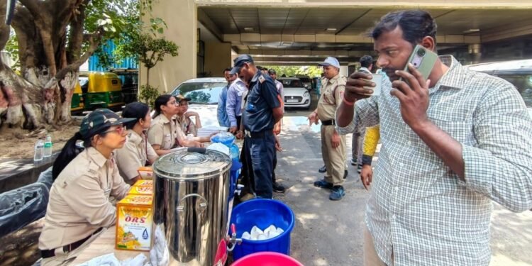 Ground Report: हीट वेव से बचाने में कितनी मददगार मोबाइल रिलीफ यूनिट्स? जानें- क्या-क्या दे रही दिल्ली सरकार