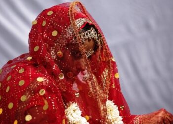 13 साल की पोती को 42 साल के शख्स से ब्याहा… सगे दादा ने मासूम की जिंदगी दांव पर लगाई, 13 पर FIR