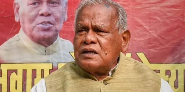 केंद्रीय मंत्री जीतन राम मांझी की सुरक्षा में बड़ी चूक, सभा के बीच मंच पर फेंके पत्थर