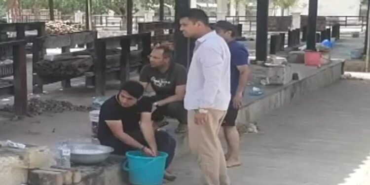 ट्विशा की अस्थियां लेने भदभदा घाट पहुंचा परिवार, सामने आया इमोशनल VIDEO