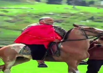 गुलमर्ग की वादियों में दिखा पप्पू यादव का अलग अंदाज, घुड़सवारी का VIDEO वायरल