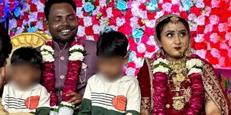 काले रंग पर ताना, iPhone और AC की डिमांड… बहू से परेशान मां-बेटा पहुंचे SP ऑफिस