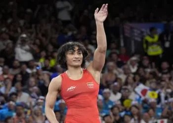 Vinesh Phogat का मामला पहुंचा सुप्रीम कोर्ट: दिल्ली हाई कोर्ट के आदेश के खिलाफ WFI की याचिका!
