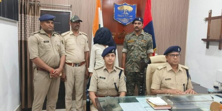 पत्नी की आवाज में फोन कर बुलाया और कर दी युवक की हत्या, फिर पेड़ से लटका दिया शव