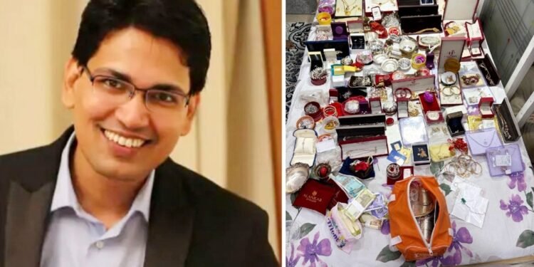 बिहार में टेंडर माफिया रिशु श्री की गिरफ्तारी के बाद 2 IAS अफसर सस्पेंड, ठेकेदार के पैसे पर घूमे यूरोप-ऑस्ट्रेलिया!