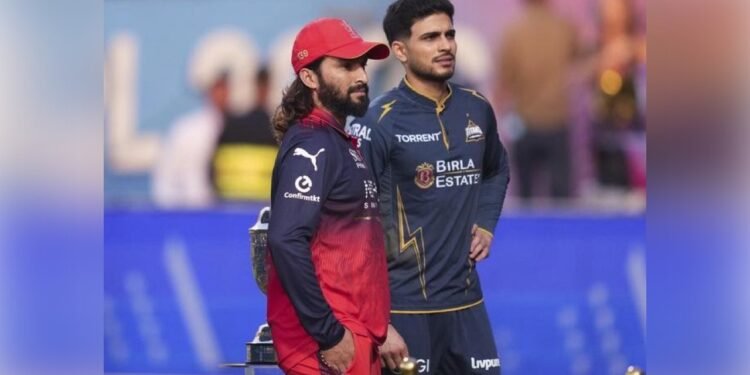 IPL फाइनल 2026: RCB ने गेंदबाजी चुनी, GT ने अरशद को शामिल किया