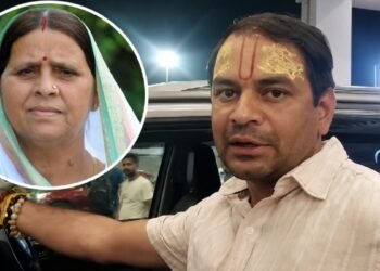 ‘पहले नीतीश कुमार खाली करें सरकारी बंगला…’, मां राबड़ी देवी को मिले नोटिस पर भड़के तेज प्रताप, सरकार को दी खुली चुनौती!