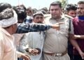 MP के खरगोन में बवाल!: युवक की मौत पर भड़कीं महिलाएं, पुलिस जवानों को दौड़ाकर पीटा; थाना इंचार्ज को बनाया बंधक