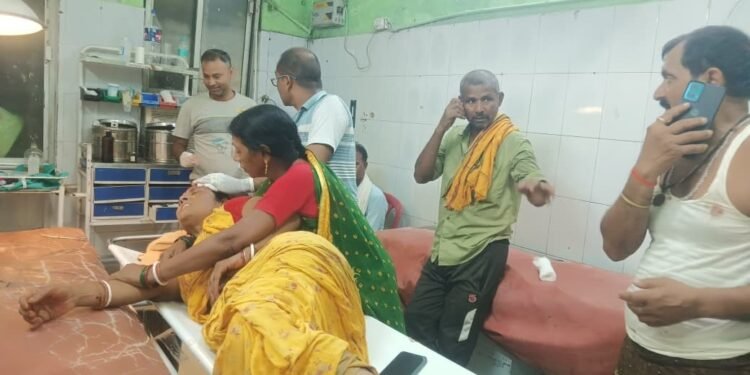 जमीन विवाद में ताबड़तोड़ फायरिंग, 4 घायल, गोली की आवाज सुन बुजुर्ग की मौत