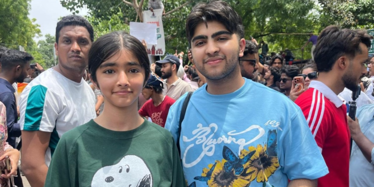 ग्राउंड रिपोर्ट: ’21 जून के Re-NEET एग्जाम पर भरोसा कैसे करें?’, पेपर लीक से टूटे छात्रों ने कॉकरोच पार्टी के मंच से बयां किया दर्द