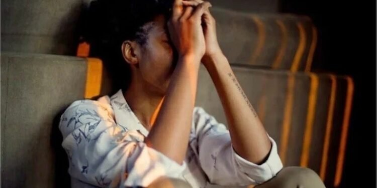 गुस्साई पत्नी ने पति के प्राइवेट पार्ट पर किया हमला, लगाने पड़ गए 4 टांके