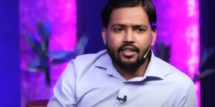 3 साल की जेल, आर्म्स एक्ट और हत्या के प्रयास… कितनी गंभीर हैं खान सर पर लगीं धाराएं