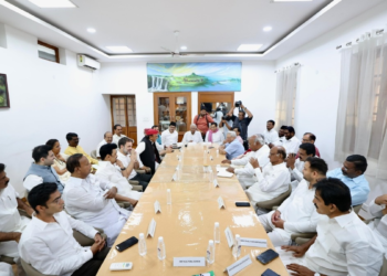 दिल्ली में जुटेंगे विपक्षी दलों के दिग्गज नेता… TMC-DMK की हार के बाद INDIA गठबंधन की इमरजेंसी बैठक, 23 दल एक छत के नीचे आएंगे