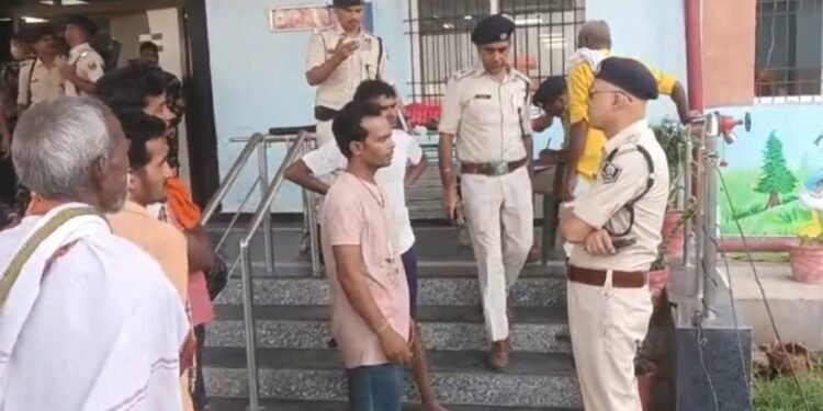 बिहार: घर की दालान में सोए किसान को उठा ले गए बदमाश, बेरहमी से ले ली जान