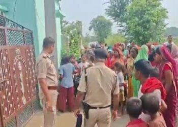 रेजिडेंशिल स्कूल में पाइप से बंधी मासूम की लाश, बच्चे बोले- रात को 12 बजे आए थे दो लोग