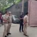 आधी रात हुआ विवाद, पत्नी को हथौड़ा से मारकर भाग गया पति, दोस्त को फोन कर बताई सारी बात