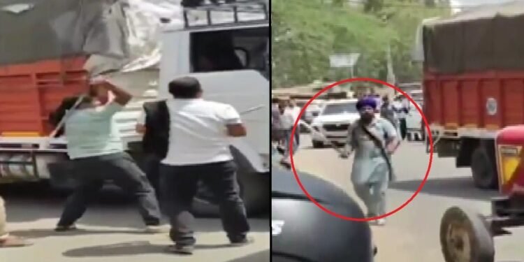 सरदार जी ने पहले निकाली कृपाण, फिर लाए तलवार…’बोले सो निहाल’ सुनते ही भाग खड़ी हुई भीड़, VIDEO