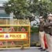 दिल्ली में पुलिस रेड के दौरान साउथ अफ्रीकी मूल की महिला ने चौथी मंजिल से लगाई छलांग, मौत