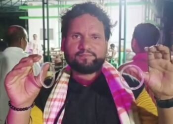 राबड़ी देवी ने छोटू छलिया को भेंट किया हीरा जड़ा कंगन, JDU बोली- इस मामले का तुरंत संज्ञान ले ईडी