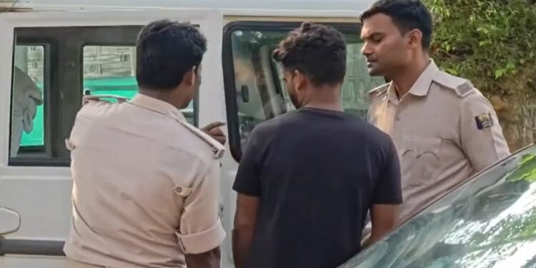 साइको पति का घिनौना खेल, पत्नी के प्राइवेट वीडियो वायरल कर बनना चाहता था मशहूर