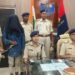 पत्नी की हत्या कर पेड़ से लटकाया शव, आत्महत्या दिखाने की साजिश का पुलिस ने किया पर्दाफाश