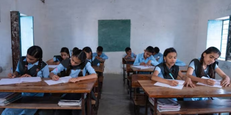 दिल्ली: नौवीं में फेल छात्रों को मिलेगा दूसरा मौका! ड्रॉपआउट रोकने की पहल
