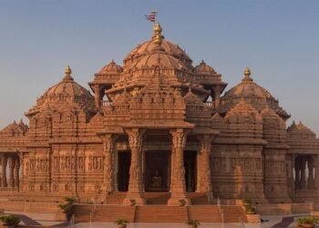 दिल्ली में टेंपल टूरिज्म सर्किट की तैयारी, अक्षरधाम से योगमाया मंदिर तक चलेंगी स्पेशल बसें