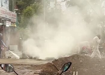 आंखों में जलन और मच गई भगदड़… भोपाल में खुदाई के दौरान फूटी गैस पाइपलाइन, हॉस्पिटल गार्ड बना मसीहा