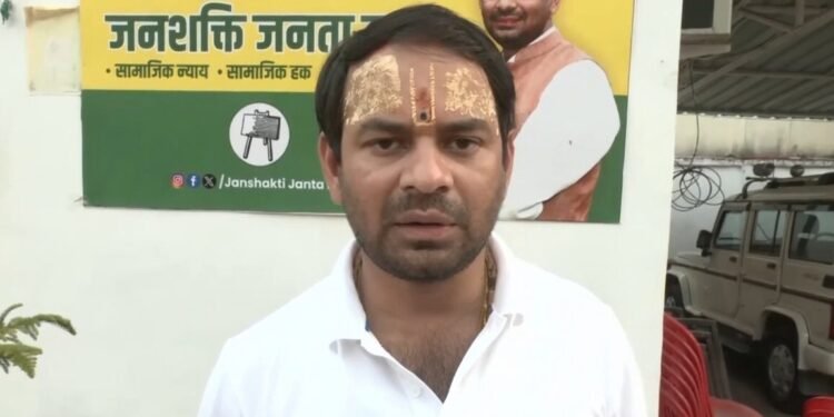 ‘हमला हुआ तो जिम्मेदार सम्राट चौधरी होंगे…’, सुरक्षा हटाए जाने पर भड़के तेज प्रताप, उठाया बेहद चौंकाने वाला कदम