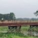 बिहार: बेतिया में लोहे का जर्जर पुल बना खतरे की घंटी, हादसे के डर में जी रहे गांव वाले