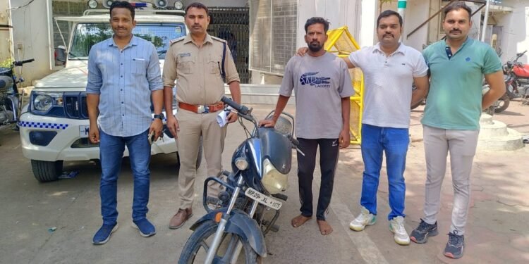 इंदौर: काम दिलाने के बहाने महिला से लूटे गहने, 200 CCTV जांच पुलिस ने पकड़ा