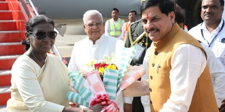 5 दिन के दौरे पर MP पहुंचीं राष्ट्रपति द्रौपदी मुर्मू… ओंकारेश्वर में करेंगी पूजा; कूनो में चीता प्रोजेक्ट का लेंगी जायजा