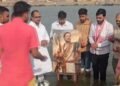 फरसा हाथ में, दूसरी तरफ संविधान और दूध से अभिषेक… राहुल गांधी के पोस्टर पर भड़क उठा ब्राह्मण समाज